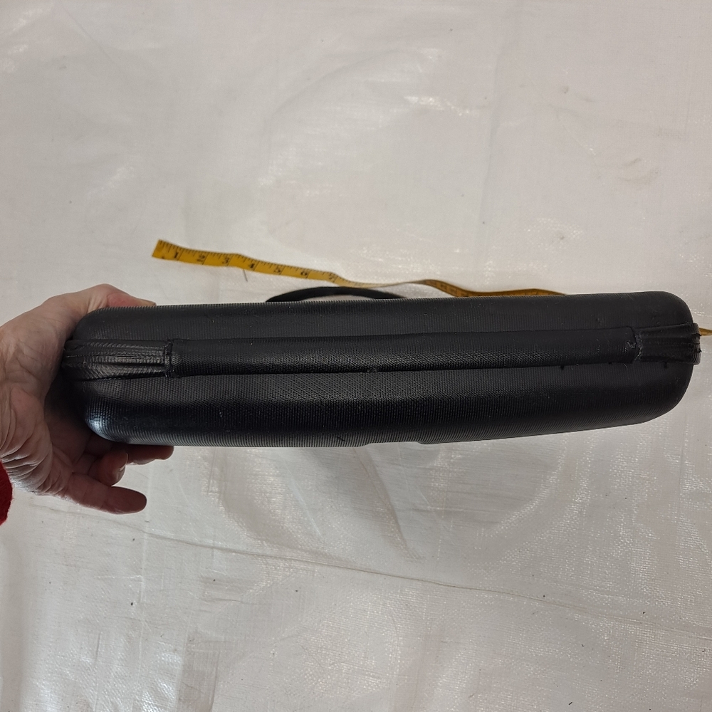 Thule Black Hard Shell Computer Case - image 4